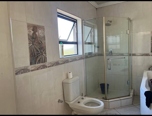 6 BEDROOM HOUSE FOR SALE IN SIBASA